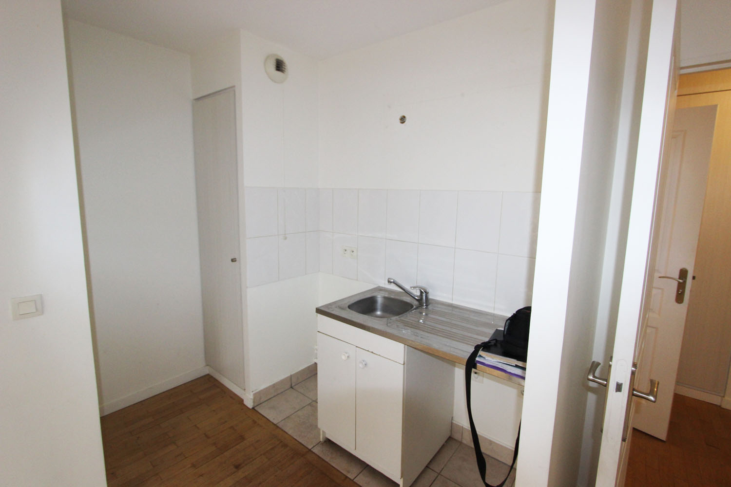 location ISSY LES MOULINEAUX. STUDIO 28m² EN REZ DE ...